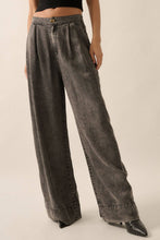 Load image into Gallery viewer, Mineral Washed Denim Pleated Wide-Leg Pants
