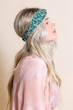 Load image into Gallery viewer, Floral Trailing Vine Twist Headwrap: Emerald
