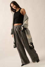 Load image into Gallery viewer, Mineral Washed Denim Pleated Wide-Leg Pants
